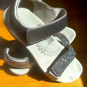 aetrex sandals size 7.5-8 woman’s